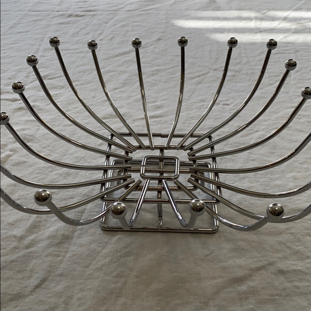 Silver metal napkin holder - Picture 2 of 4